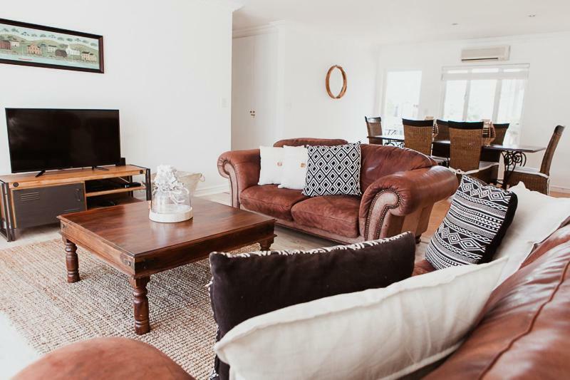 One On Gray Apartment Knysna Kültér fotó